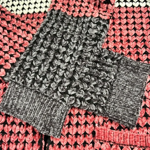 NWT Oliver.O Chenille Knit Hooded Cardigan Sweater Hearts Gray Pink White Sz M - Picture 4 of 9